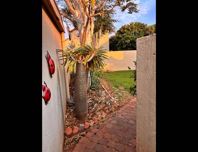 2 BEDROOM TOWNHOUSE FOR SALE IN ANNLIN